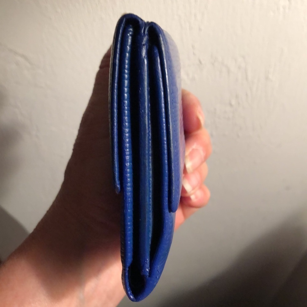Louis Vuitton Blue Epi Bifold Wallet - Picture 3 of 9